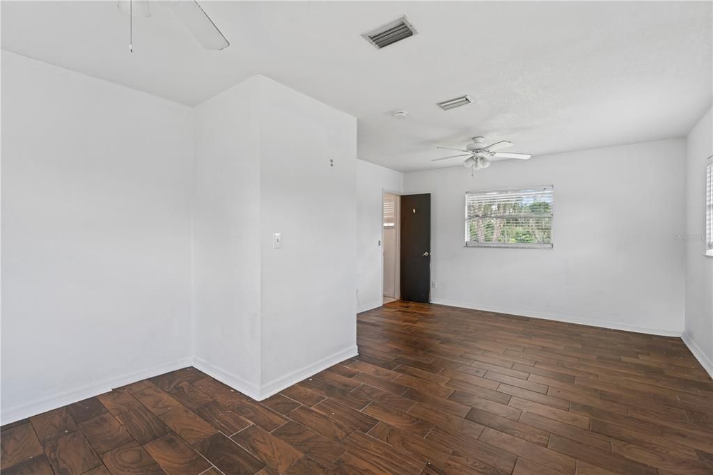 На продажу: $375,000 (3 спален, 3 ванн, 1768 Квадратных фут)