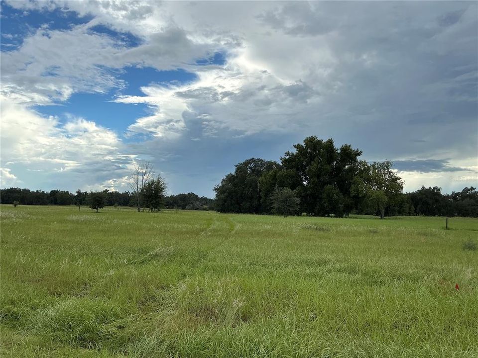 待售: $375,000 (5.19 acres)
