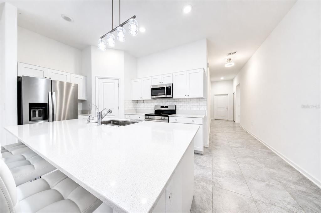 For Rent: $1,900 (3 beds, 2 baths, 1605 Square Feet)