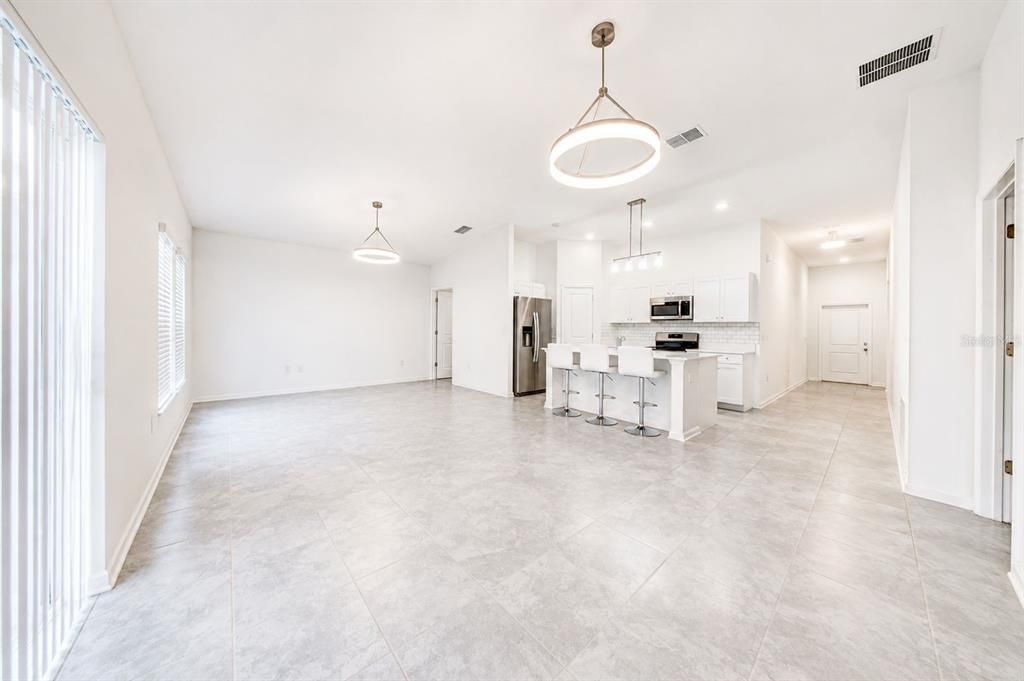 For Rent: $1,900 (3 beds, 2 baths, 1605 Square Feet)