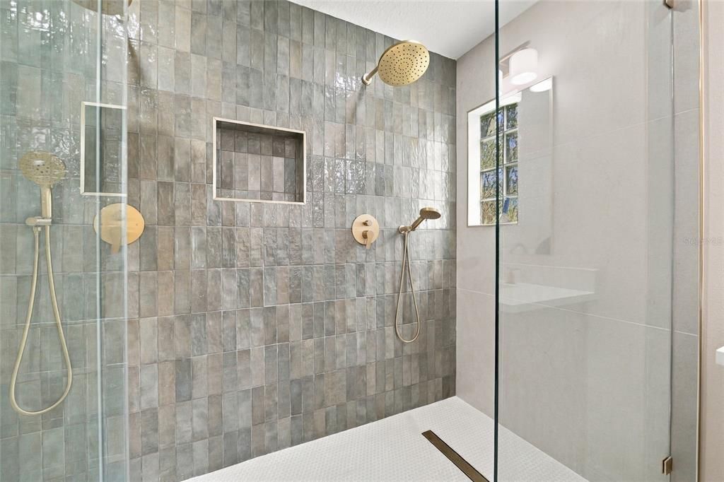 For Sale: $469,900 (3 beds, 2 baths, 1930 Square Feet)