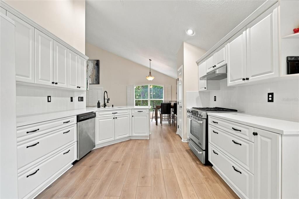 For Sale: $469,900 (3 beds, 2 baths, 1930 Square Feet)