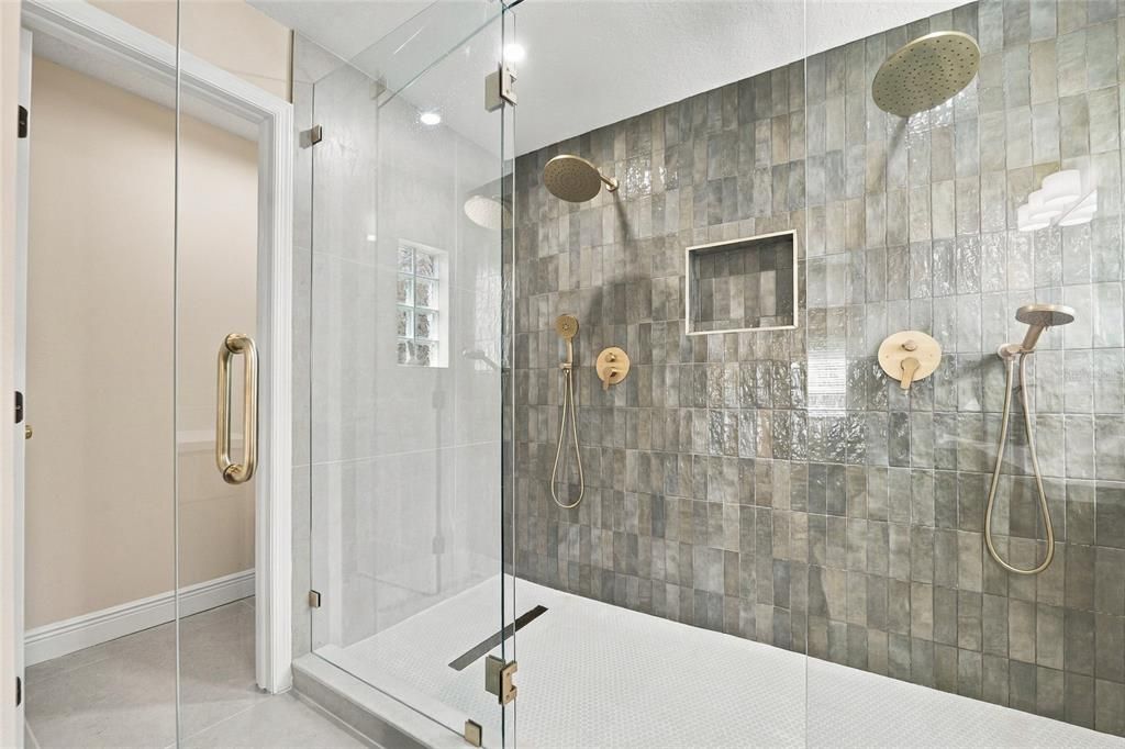 For Sale: $469,900 (3 beds, 2 baths, 1930 Square Feet)