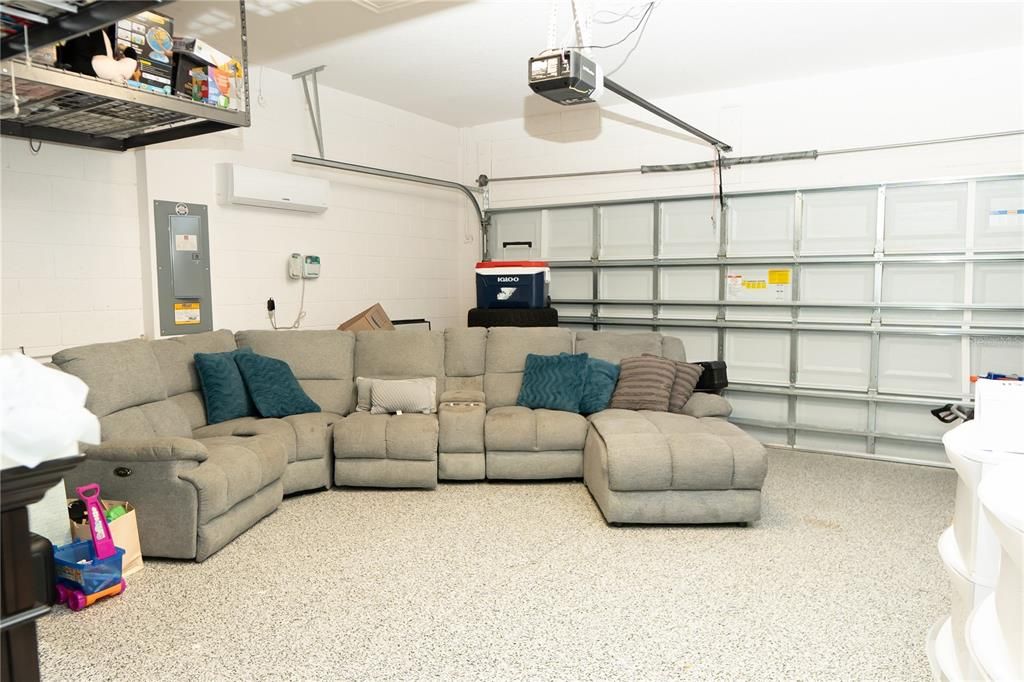 For Rent: $2,800 (4 beds, 3 baths, 2384 Square Feet)