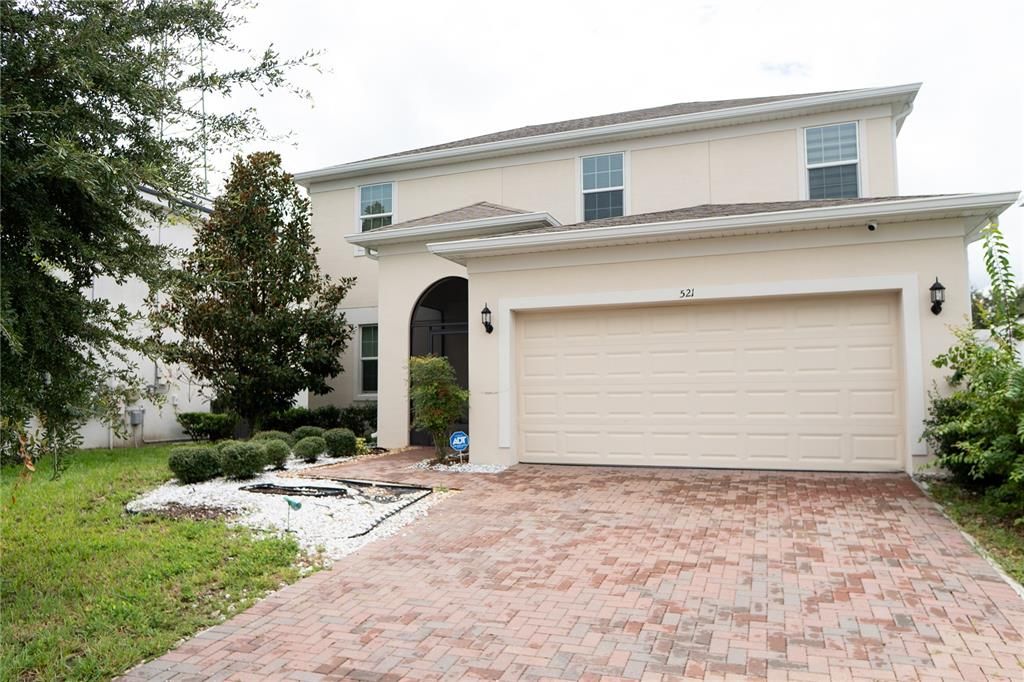 For Rent: $2,800 (4 beds, 3 baths, 2384 Square Feet)