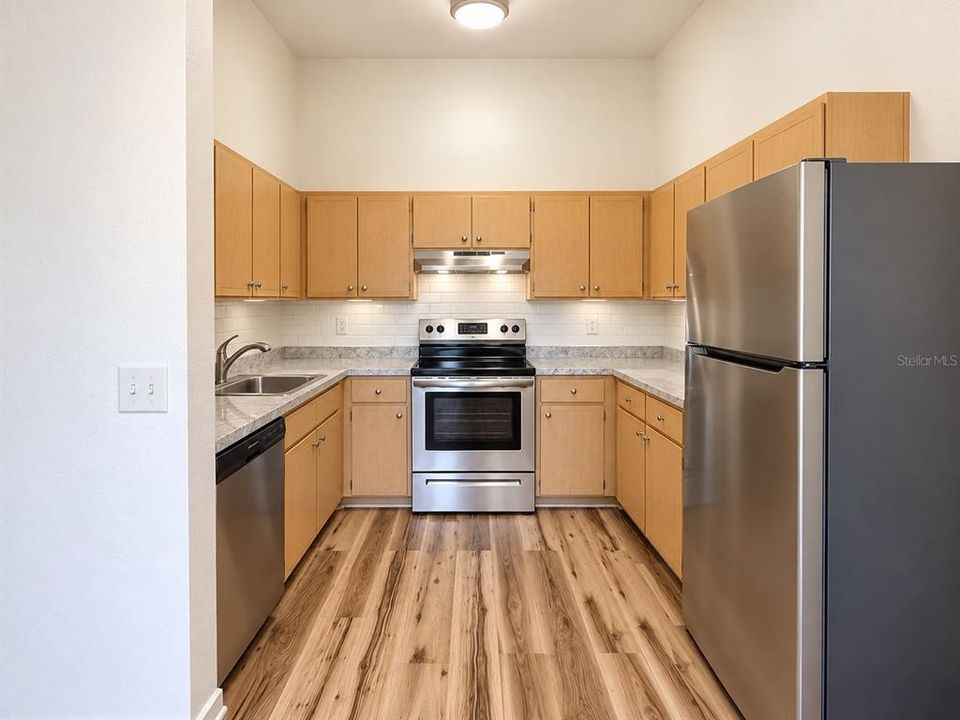 На продажу: $224,900 (4 спален, 2 ванн, 1254 Квадратных фут)