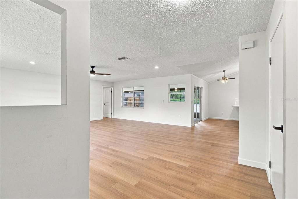 For Sale: $489,900 (3 beds, 2 baths, 1664 Square Feet)