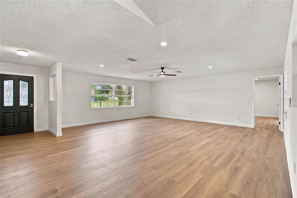 For Sale: $489,900 (3 beds, 2 baths, 1664 Square Feet)