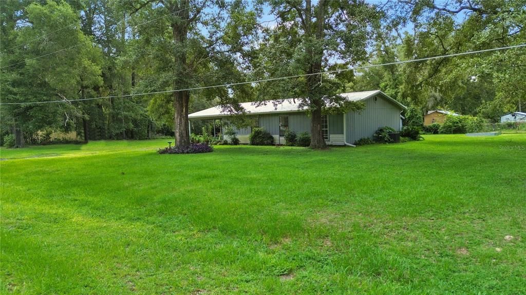 For Sale: $229,900 (3 beds, 2 baths, 1235 Square Feet)