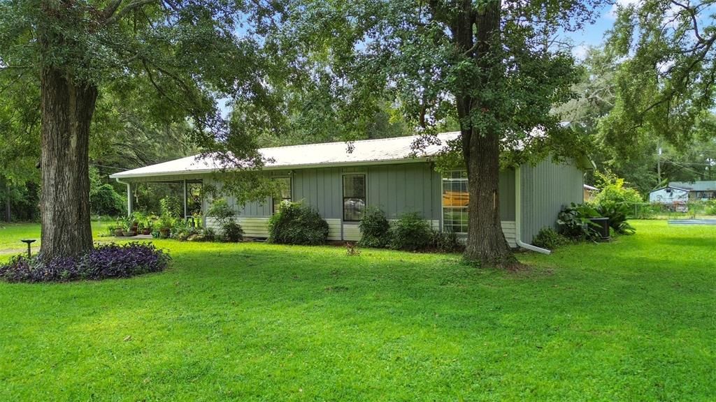 For Sale: $229,900 (3 beds, 2 baths, 1235 Square Feet)