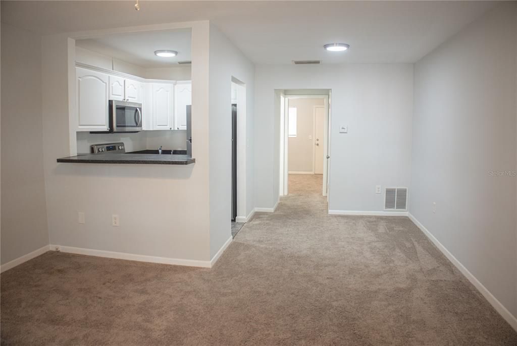 For Sale: $67,500 (1 beds, 1 baths, 640 Square Feet)