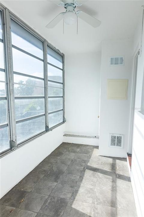 For Sale: $67,500 (1 beds, 1 baths, 640 Square Feet)