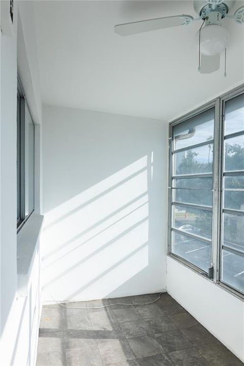 For Sale: $67,500 (1 beds, 1 baths, 640 Square Feet)