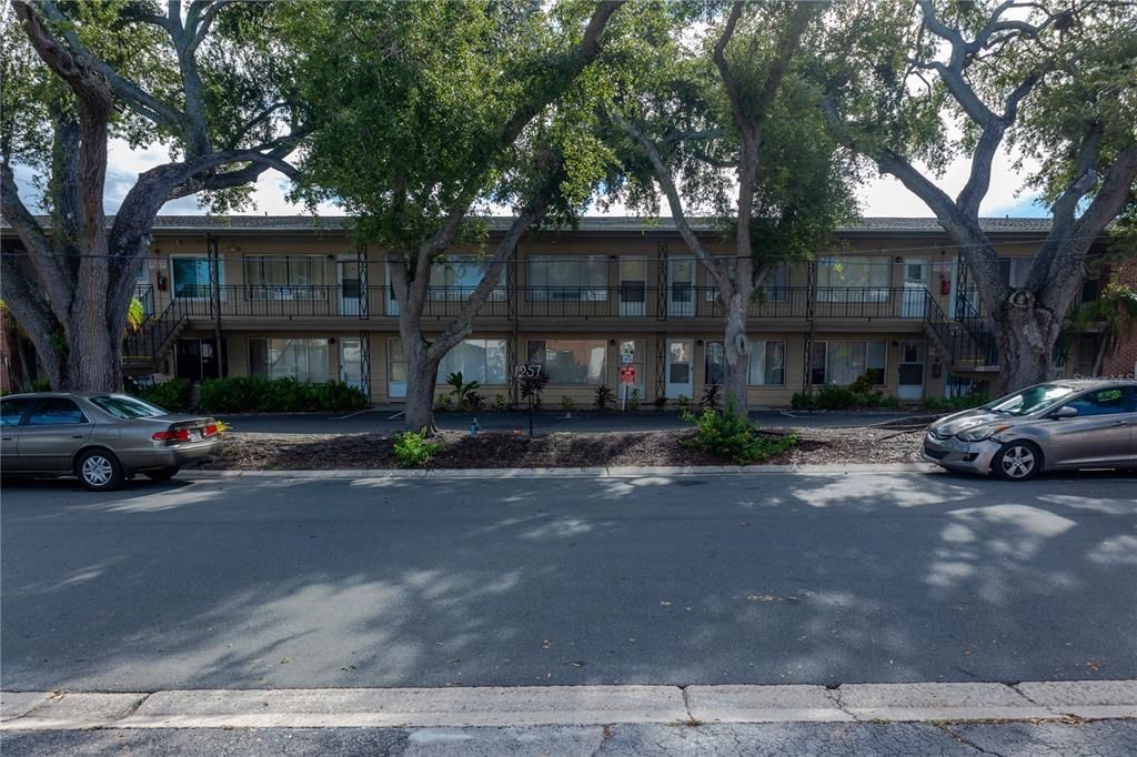 For Sale: $67,500 (1 beds, 1 baths, 640 Square Feet)