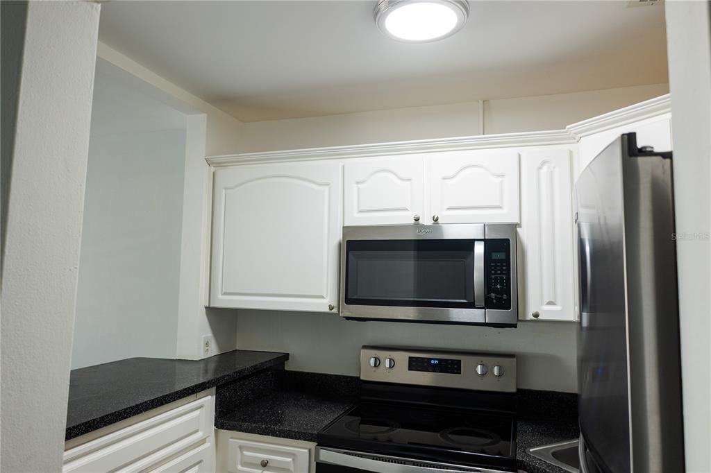 For Sale: $67,500 (1 beds, 1 baths, 640 Square Feet)