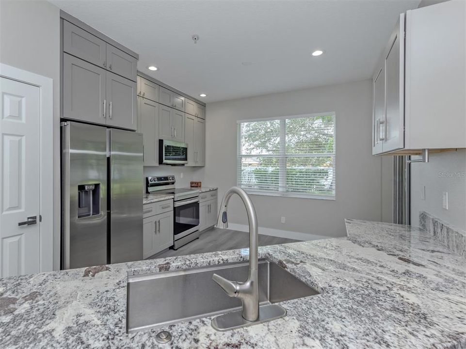 For Rent: $2,950 (3 beds, 2 baths, 1657 Square Feet)