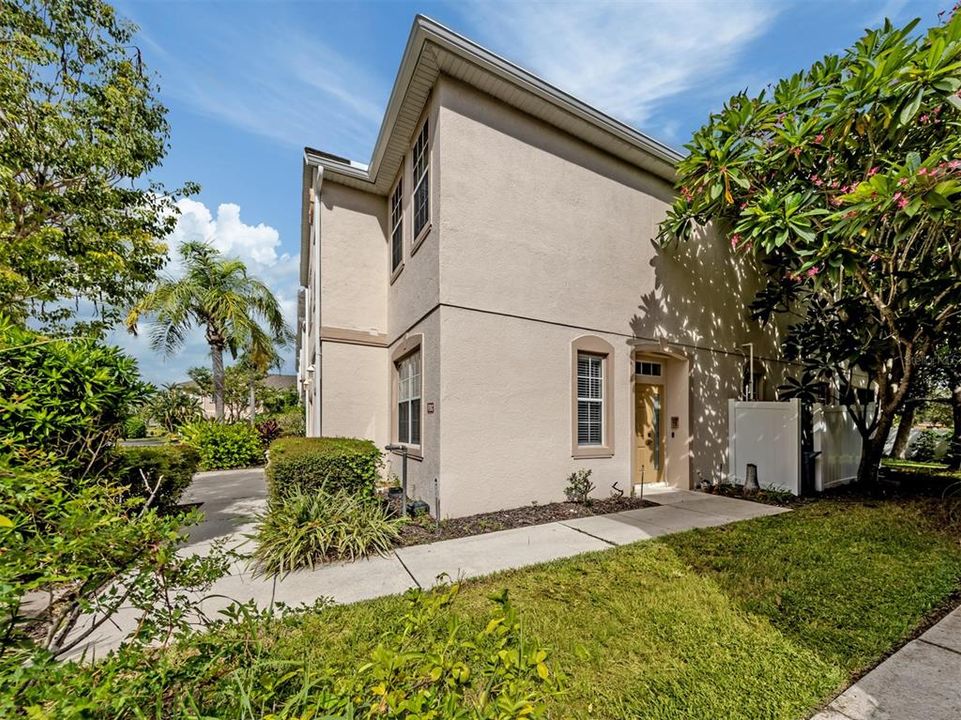 For Rent: $2,950 (3 beds, 2 baths, 1657 Square Feet)