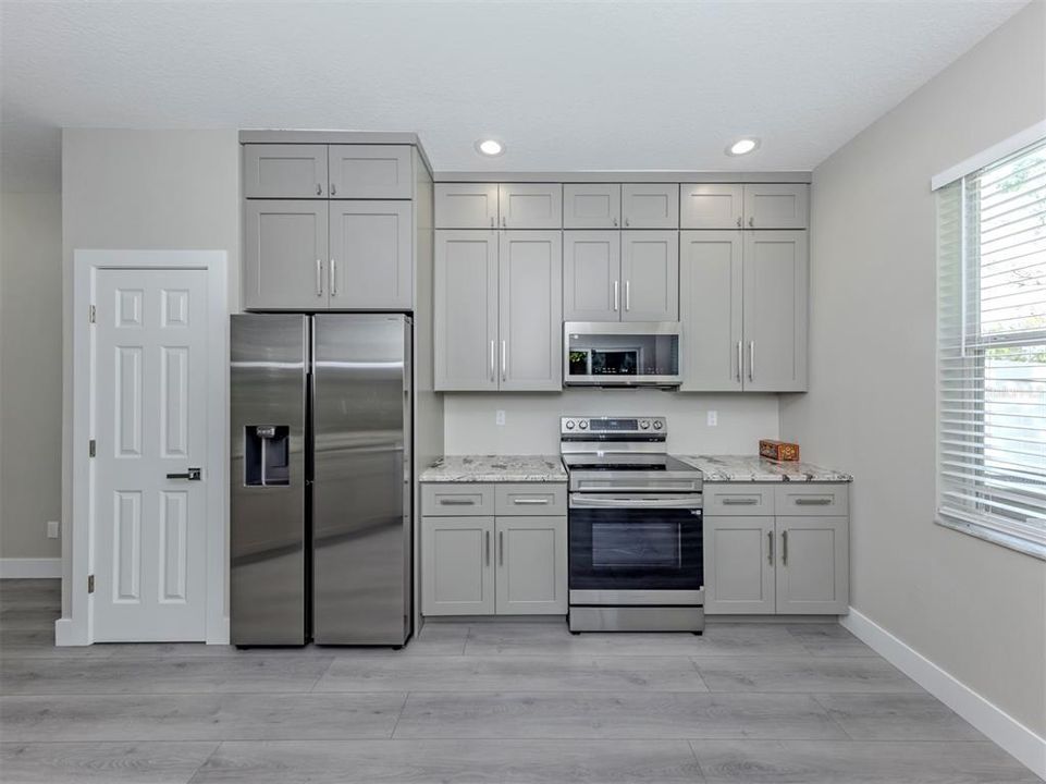 For Rent: $2,950 (3 beds, 2 baths, 1657 Square Feet)