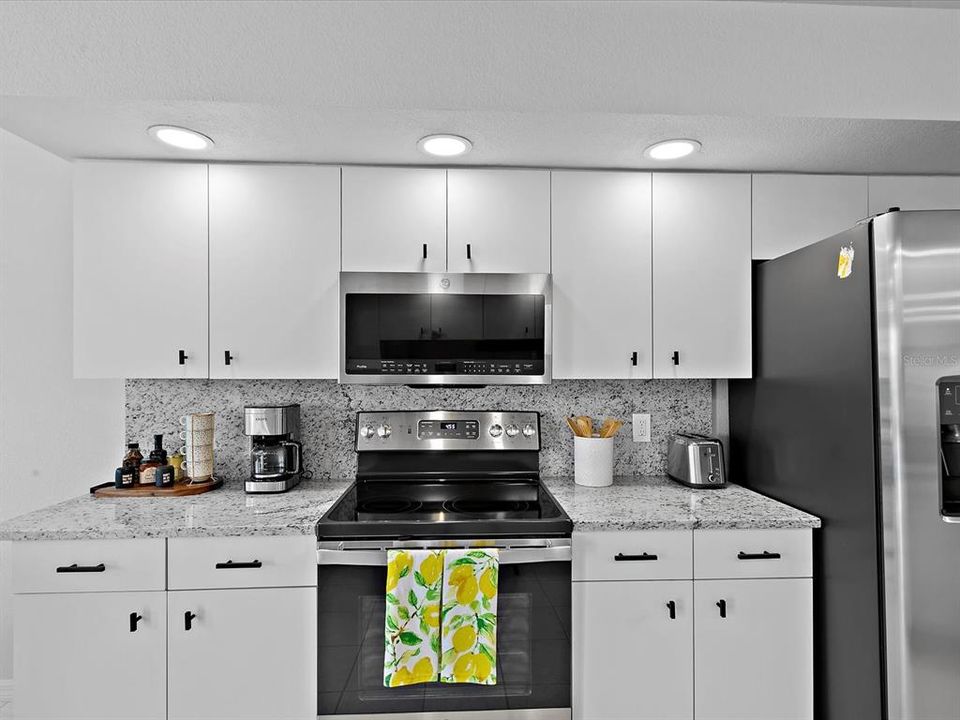 For Rent: $2,700 (3 beds, 2 baths, 1617 Square Feet)