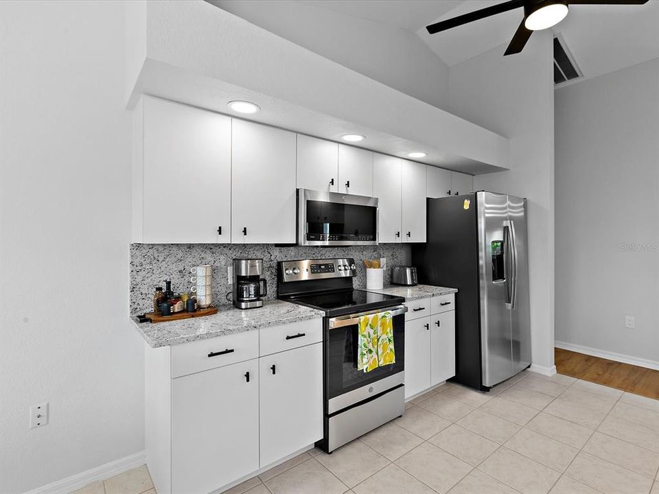For Rent: $2,700 (3 beds, 2 baths, 1617 Square Feet)