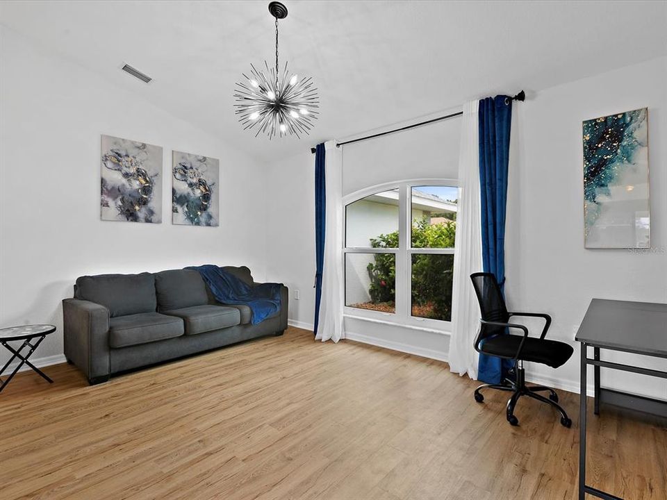 For Rent: $2,700 (3 beds, 2 baths, 1617 Square Feet)