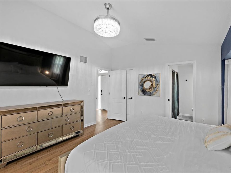 For Rent: $2,700 (3 beds, 2 baths, 1617 Square Feet)