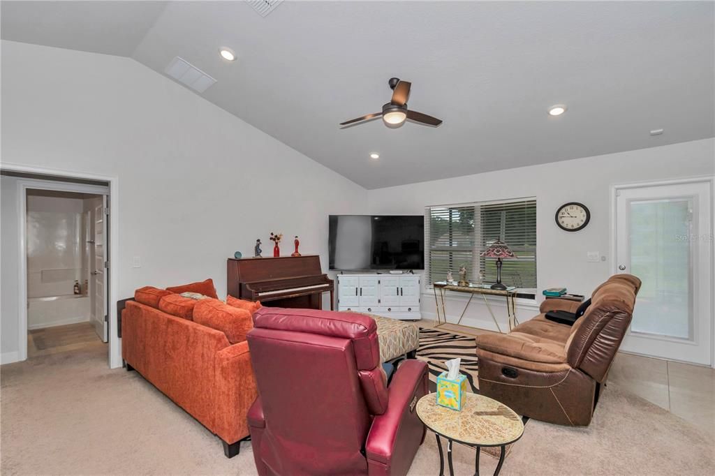 For Sale: $314,000 (3 beds, 2 baths, 1725 Square Feet)