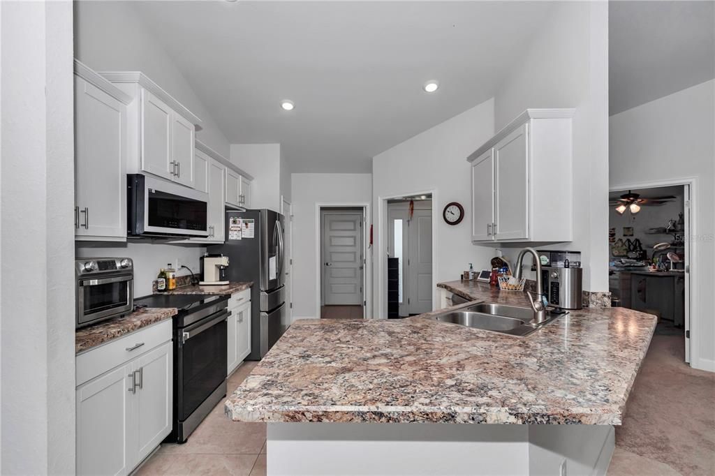 For Sale: $314,000 (3 beds, 2 baths, 1725 Square Feet)