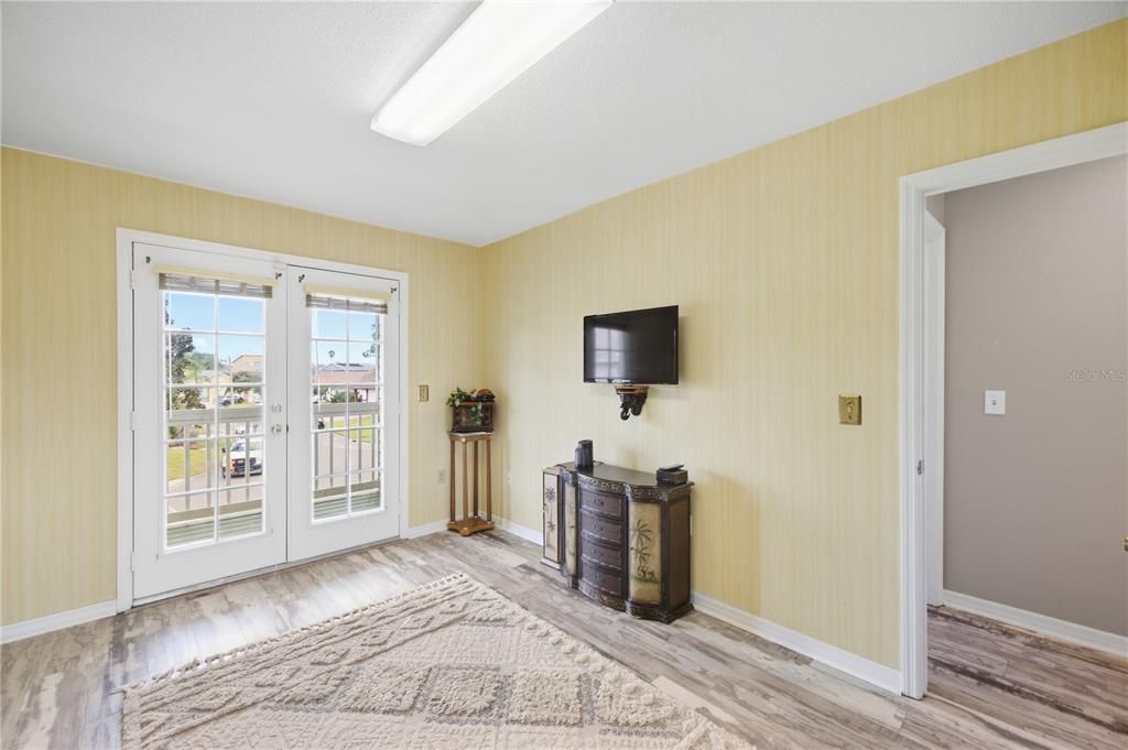 En Venta: $725,000 (5 camas, 4 baños, 3526 Pies cuadrados)