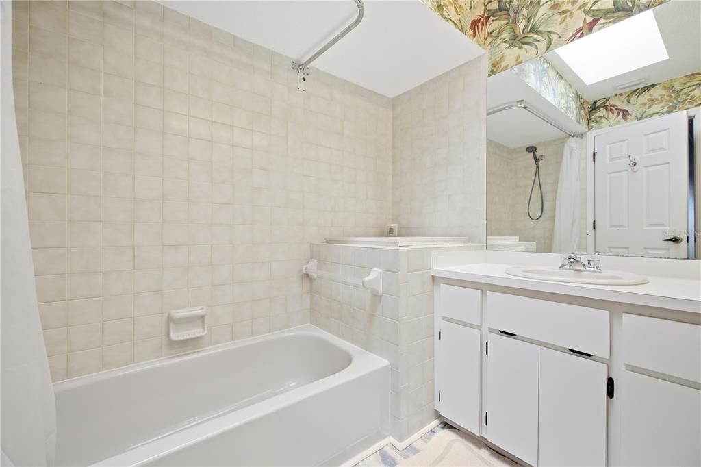 En Venta: $725,000 (5 camas, 4 baños, 3526 Pies cuadrados)