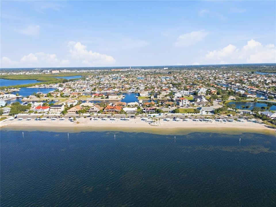 En Venta: $725,000 (5 camas, 4 baños, 3526 Pies cuadrados)