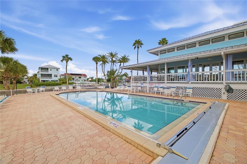En Venta: $725,000 (5 camas, 4 baños, 3526 Pies cuadrados)