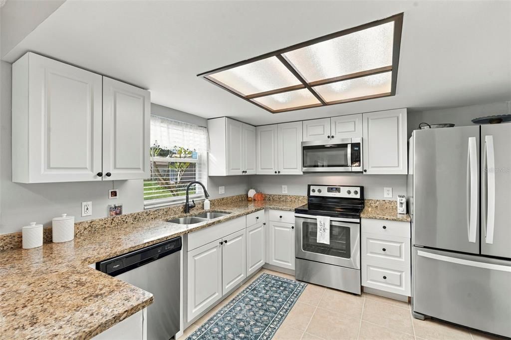 For Sale: $282,000 (2 beds, 2 baths, 1268 Square Feet)