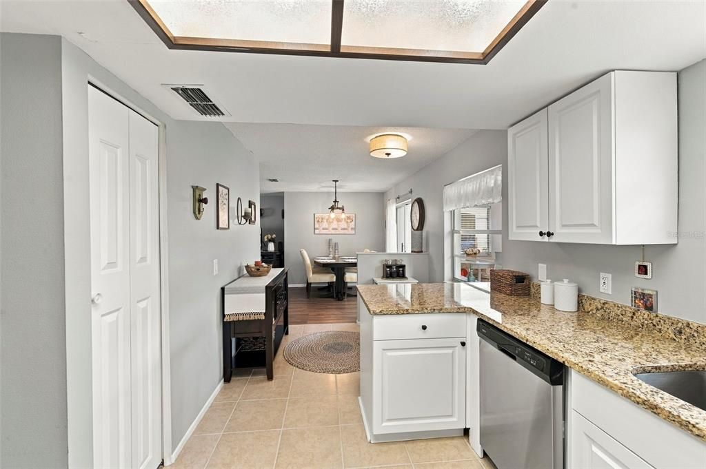 For Sale: $282,000 (2 beds, 2 baths, 1268 Square Feet)