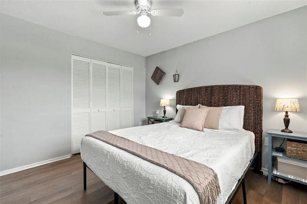 For Sale: $282,000 (2 beds, 2 baths, 1268 Square Feet)