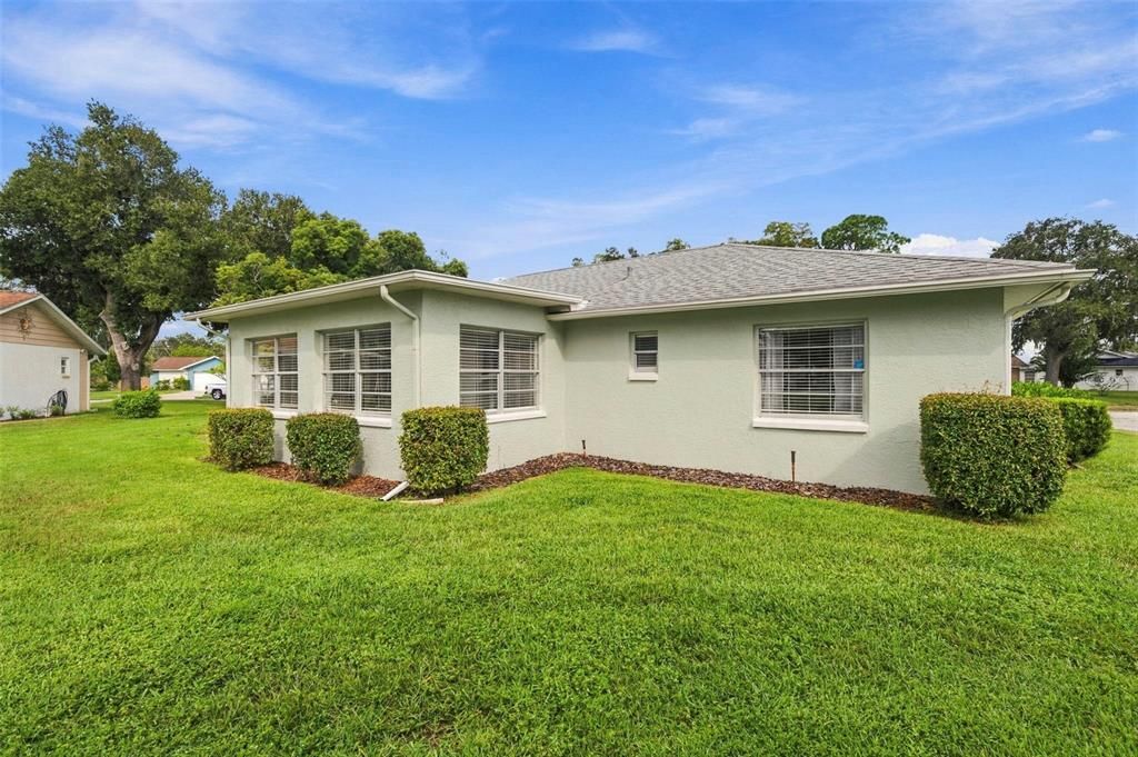 For Sale: $282,000 (2 beds, 2 baths, 1268 Square Feet)