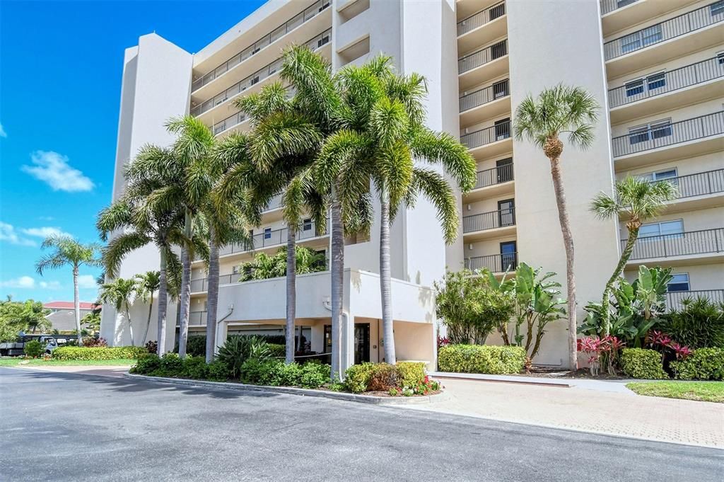 На продажу: $675,000 (2 спален, 2 ванн, 1029 Квадратных фут)