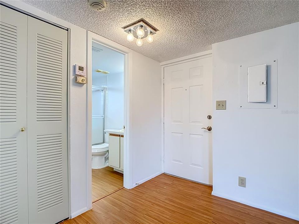 На продажу: $123,900 (2 спален, 2 ванн, 838 Квадратных фут)