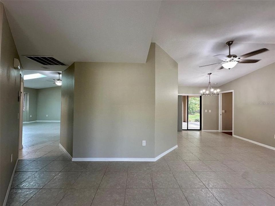 For Rent: $1,950 (3 beds, 2 baths, 1740 Square Feet)