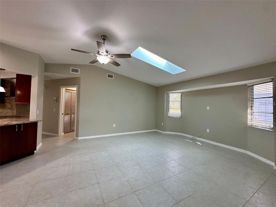 For Rent: $1,950 (3 beds, 2 baths, 1740 Square Feet)