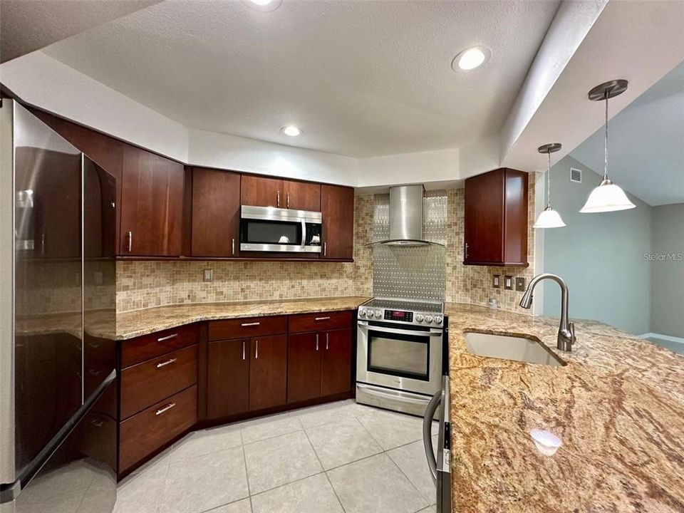 For Rent: $1,950 (3 beds, 2 baths, 1740 Square Feet)