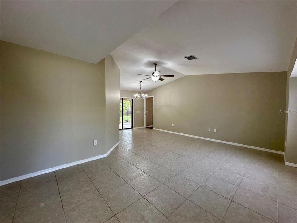 For Rent: $1,950 (3 beds, 2 baths, 1740 Square Feet)