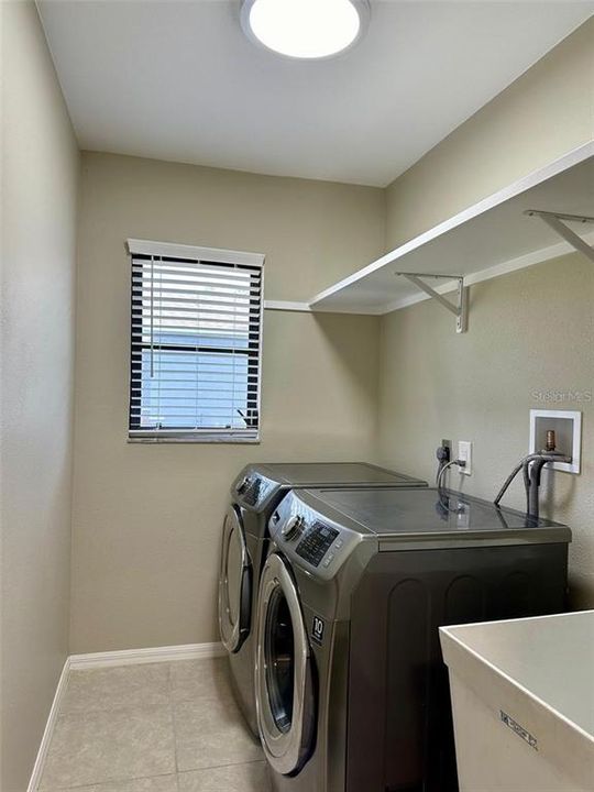 For Rent: $1,950 (3 beds, 2 baths, 1740 Square Feet)