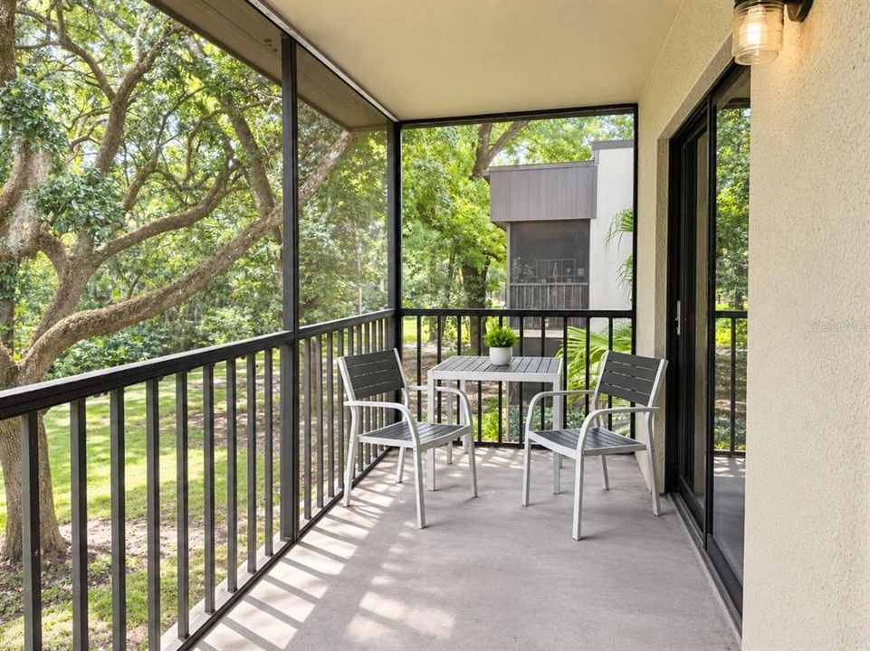 For Rent: $1,700 (2 beds, 2 baths, 960 Square Feet)