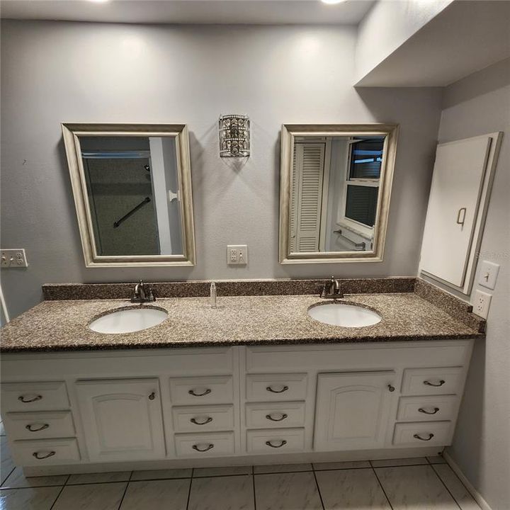 En Venta: $332,300 (2 camas, 2 baños, 1742 Pies cuadrados)