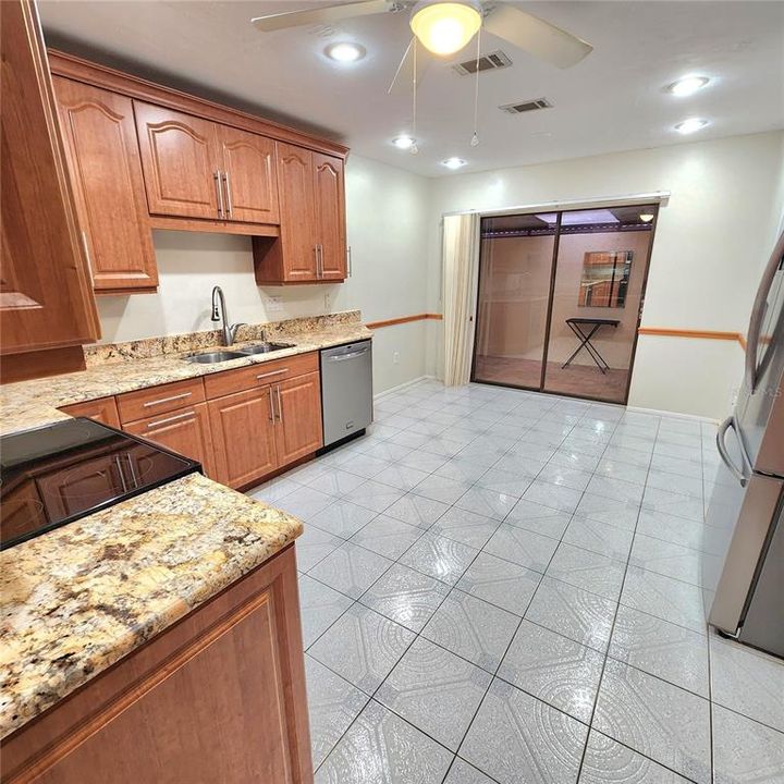 En Venta: $332,300 (2 camas, 2 baños, 1742 Pies cuadrados)