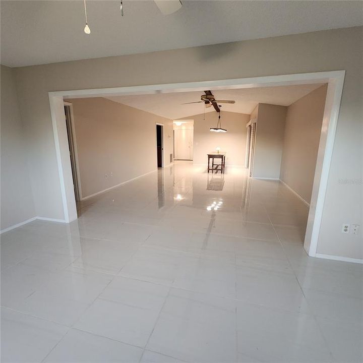 En Venta: $332,300 (2 camas, 2 baños, 1742 Pies cuadrados)