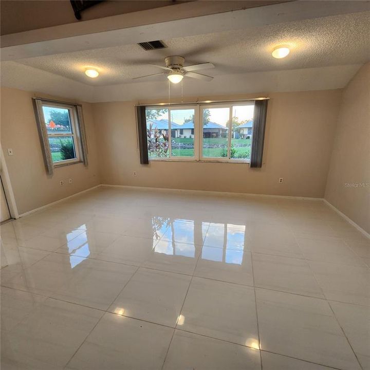 En Venta: $332,300 (2 camas, 2 baños, 1742 Pies cuadrados)