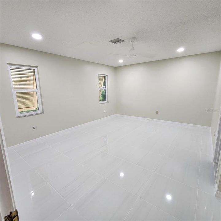 En Venta: $332,300 (2 camas, 2 baños, 1742 Pies cuadrados)
