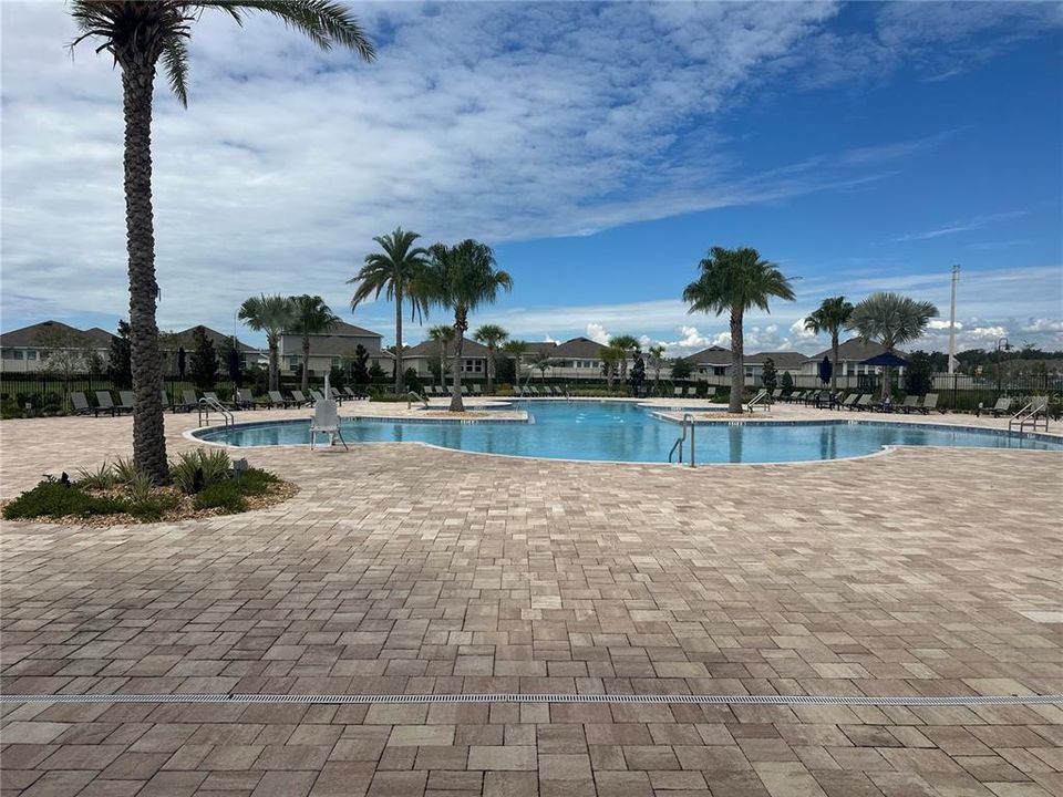 For Sale: $475,900 (4 beds, 3 baths, 2115 Square Feet)